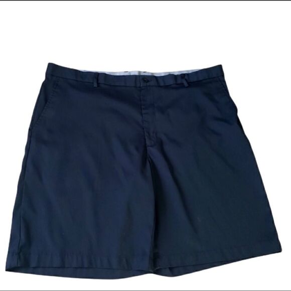 Greg Norman Men Black Solid Golf Shorts 42 Flat Front pockets - Picture 1 of 11